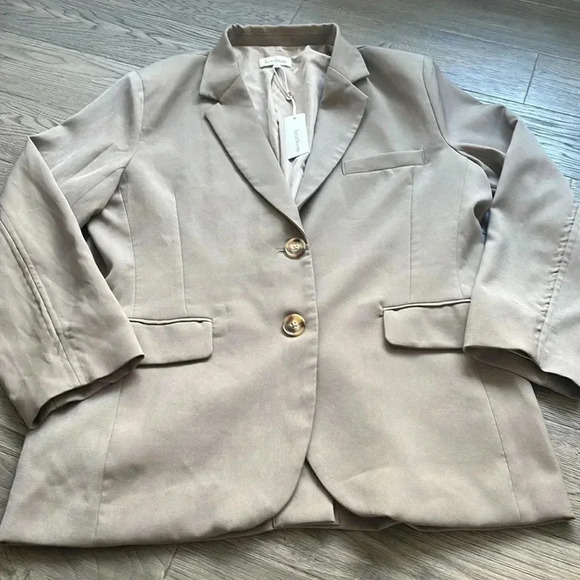 Heartloom Taupe Blazer with Button Detail - Picture 4 of 16